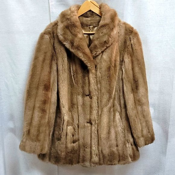 Beautiful Vintage Woman's Faux Fur Waist Length Jacket - Picture 1 of 12
